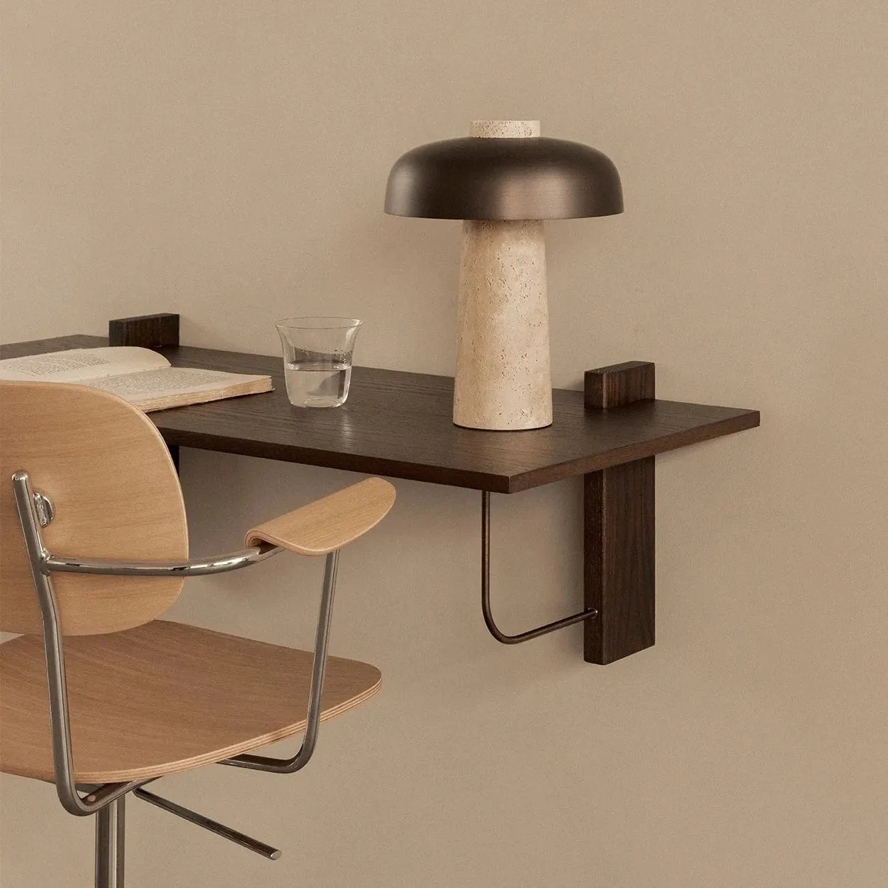 Co Task Chair with Armrests - VENEER