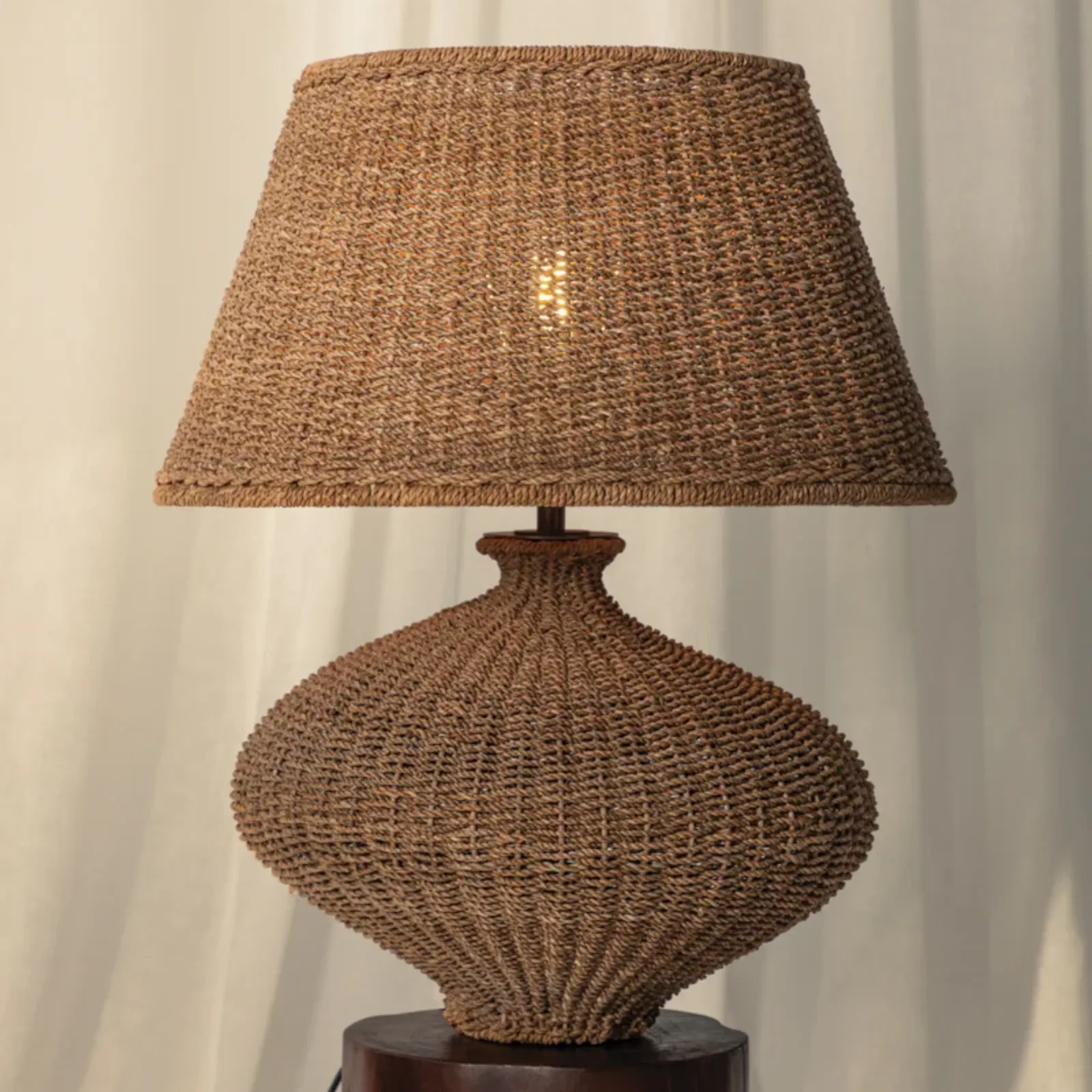 Nette Table Lamp